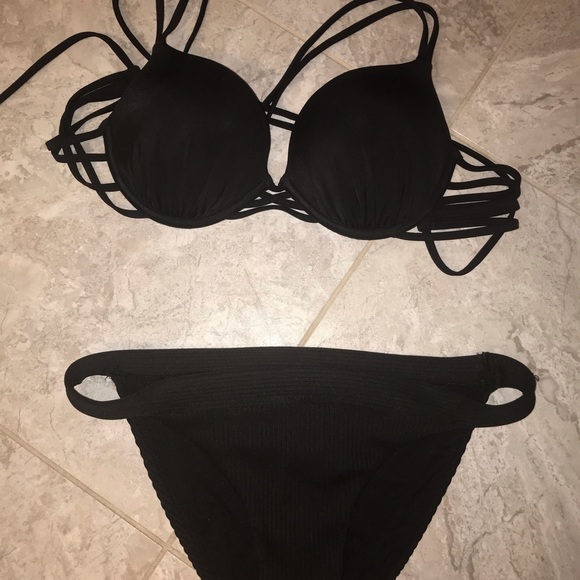 Bikini tops - Picture 15 of 16